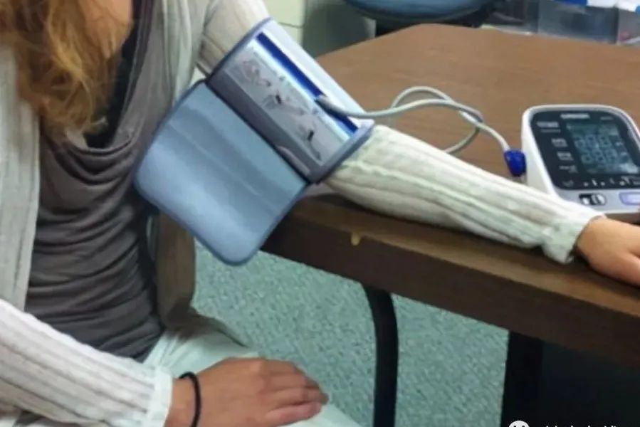 伟烽恒电子血压计图